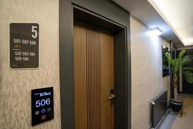 Triple,Şehir Manzaralı