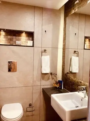 Premium Tek Büyük Yataklı Oda