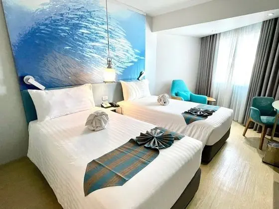 Deluxe King Bed or Twin Bed