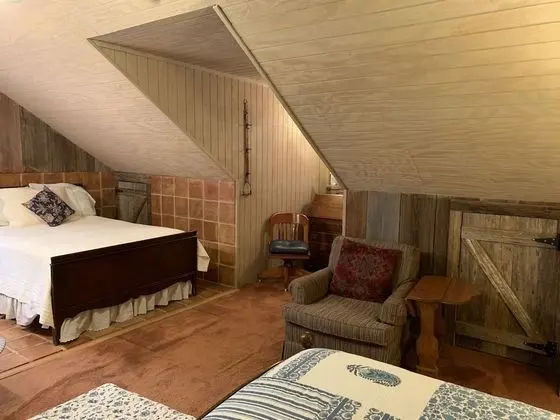 Honeymoon Oda, Birden Çok Yatak, Sigara İçilmez (Hillside Hideaway)