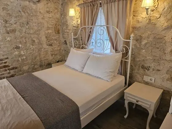 Standart Taş Oda, Havuz Manzaralı, Balkonlu