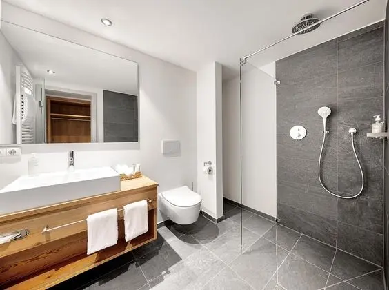 Comfort Tek Büyük Yataklı Oda (Oberstdorf im Blick)