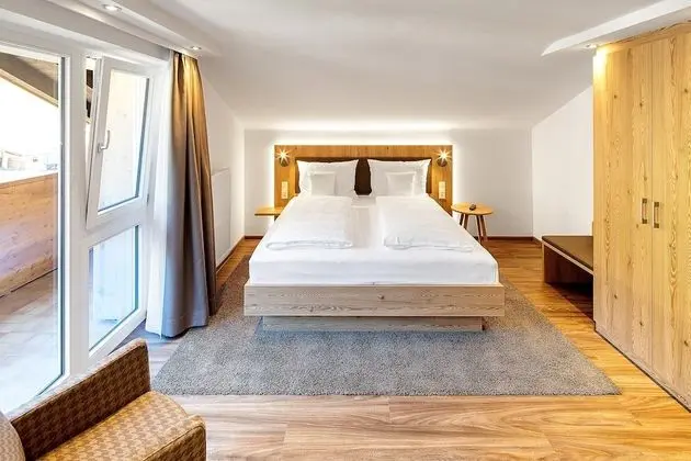 Premium Tek Büyük Yataklı Oda (Kiefer)