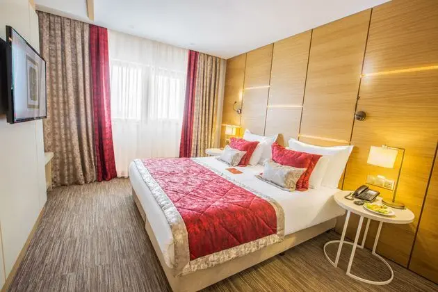 Deluxe Suit (İptal edilemez)