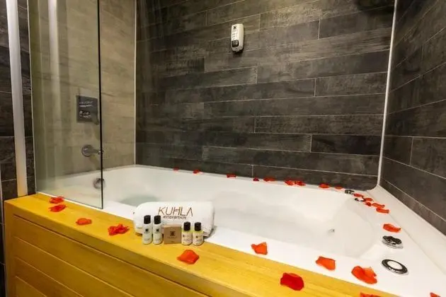 Balayı Suite, Kısmi Deniz Manzaralı, Jakuzili