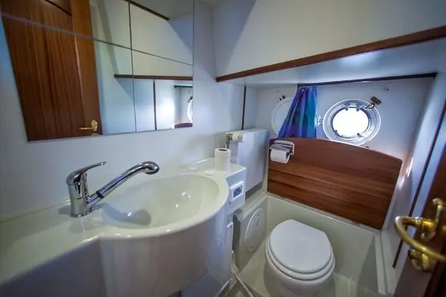 Houseboat - Kormoran 1280