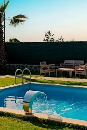 Bungalow, Göl Manzaralı, Isıtmalı Özel Havuzlu