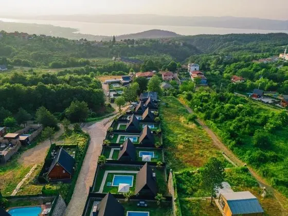 Bungalow, Göl Manzaralı, Isıtmalı Özel Havuzlu
