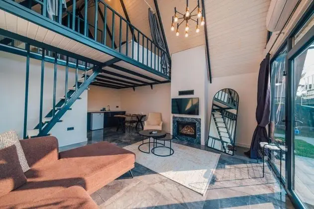 Bungalow, Göl Manzaralı, Isıtmalı Özel Havuzlu