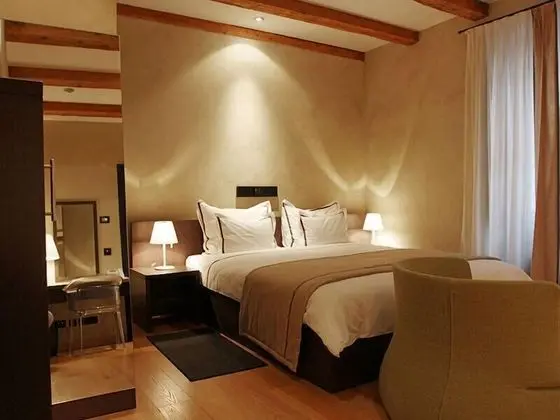 Standard Tek Büyük Yataklı Oda