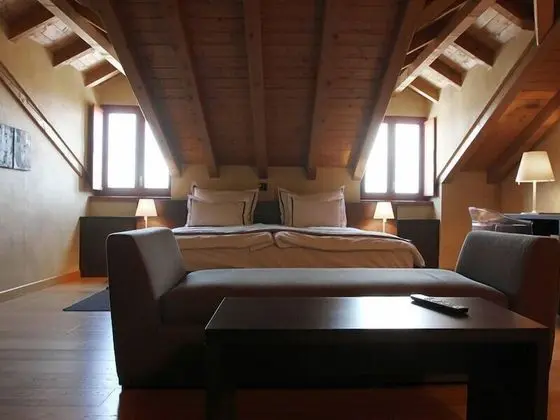 Standard Tek Büyük Yataklı Oda