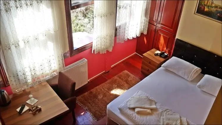 Standard Tek Büyük Yataklı Oda