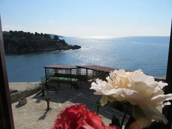 Tek Büyük veya İki Ayrı Yataklı Oda, Deniz Manzaralı