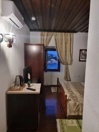 Tek Büyük veya İki Ayrı Yataklı Oda, Deniz Manzaralı