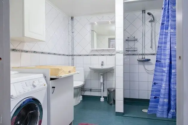 İki Ayrı Yataklı Oda, Ortak Banyo
