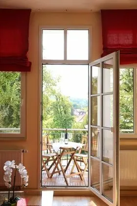 Exclusive Tek Büyük Yataklı Oda