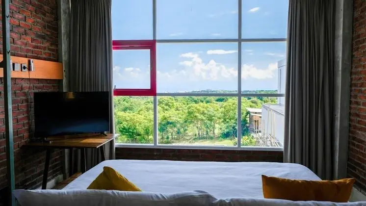 Mahogany Panoramic View Room