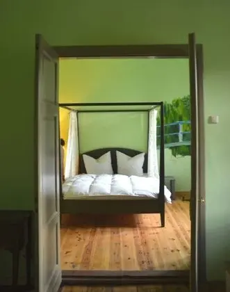 Honeymoon Apart Daire
