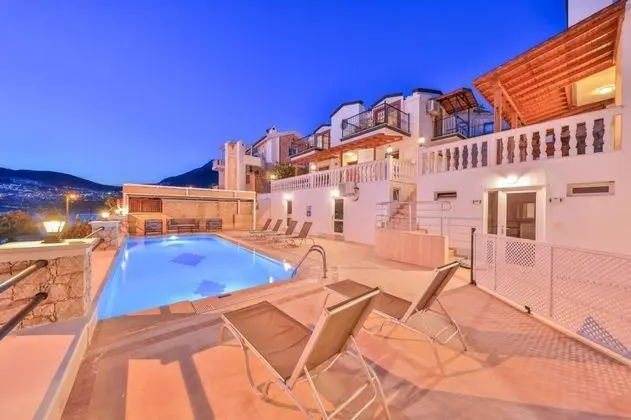 Özel Havuzlu Villa, Deniz ve Dağ Manzaralı, Şömineli ve Balkonlu