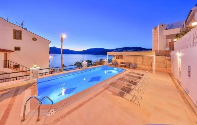 Özel Havuzlu Villa, Deniz ve Dağ Manzaralı, Şömineli ve Balkonlu