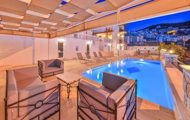 Özel Havuzlu Villa, Deniz ve Dağ Manzaralı, Şömineli ve Balkonlu
