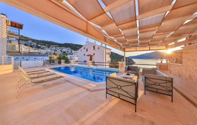 Özel Havuzlu Villa, Deniz ve Dağ Manzaralı, Şömineli ve Balkonlu