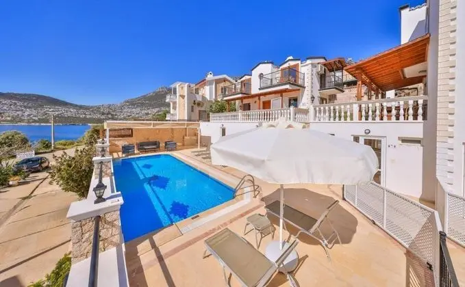 Özel Havuzlu Villa, Deniz ve Dağ Manzaralı, Şömineli ve Balkonlu