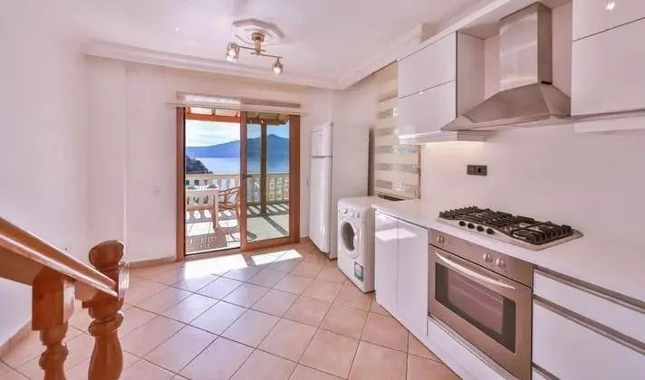 Özel Havuzlu Villa, Deniz ve Dağ Manzaralı, Şömineli ve Balkonlu