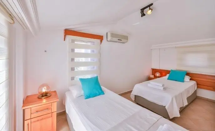 Özel Havuzlu Villa, Deniz ve Dağ Manzaralı, Şömineli ve Balkonlu