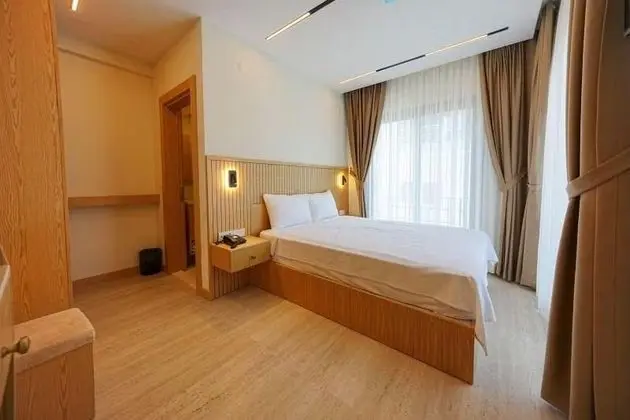 Standart Oda, Kara Manzaralı, Arka Cephe