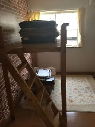 İki Ayrı Yataklı Oda, Ortak Banyo