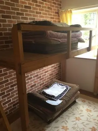 İki Ayrı Yataklı Oda, Ortak Banyo