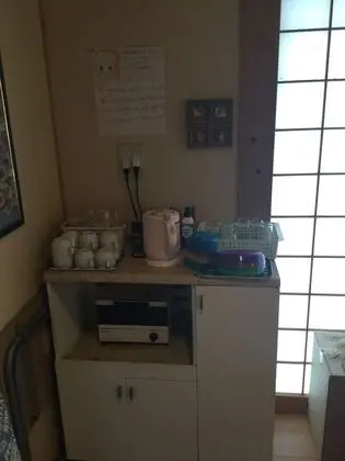 İki Ayrı Yataklı Oda, Ortak Banyo