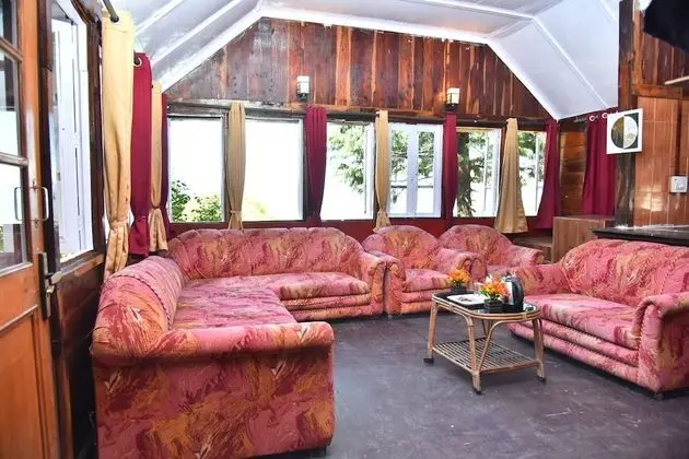 Luxury Oda