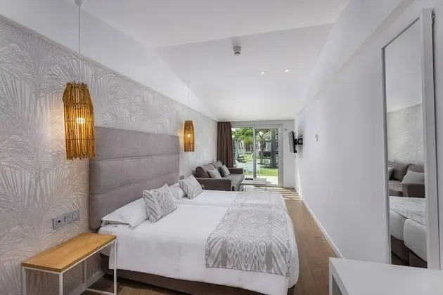 Adults Only Junior Suite (+18 years)