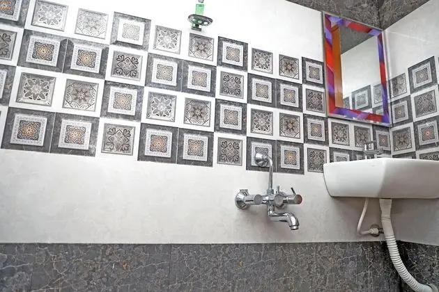 FAMILY AC ROOM