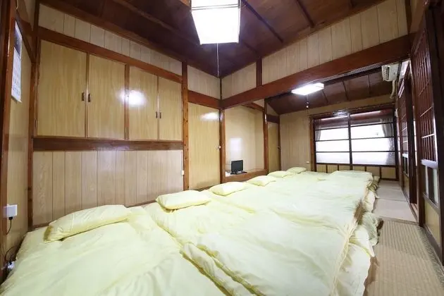 Ev (Private Vacation)