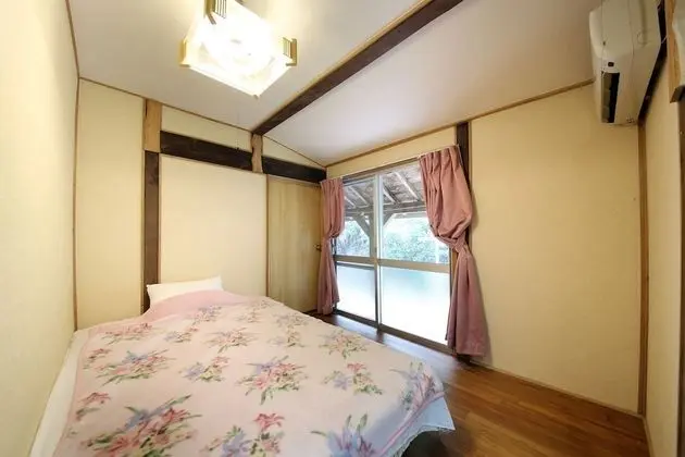 Ev (Private Vacation)