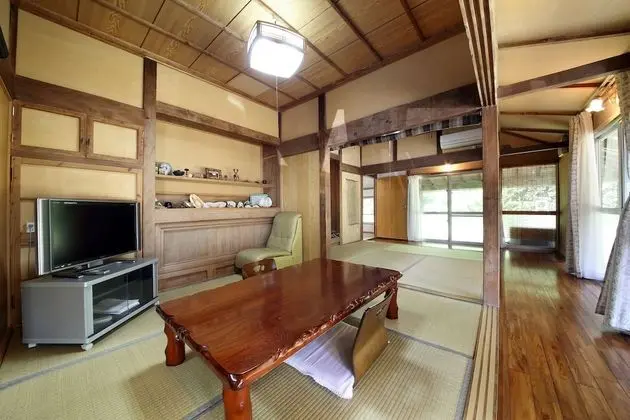 Ev (Private Vacation)