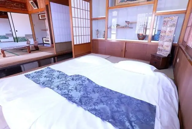 Ev, Birden Çok Yatak Odası (8 Bedrooms)