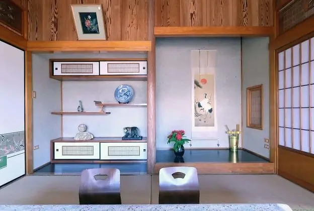 Ev, Birden Çok Yatak Odası (8 Bedrooms)