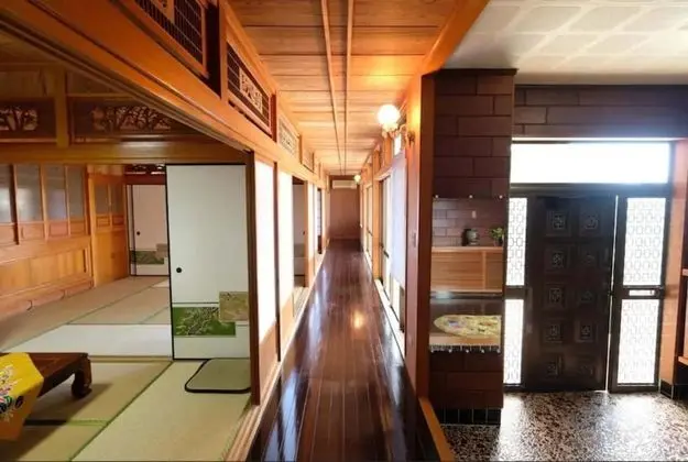 Ev, Birden Çok Yatak Odası (8 Bedrooms)
