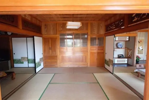 Ev, Birden Çok Yatak Odası (8 Bedrooms)