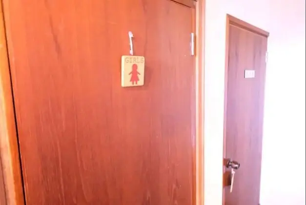 Ev, Birden Çok Yatak Odası (8 Bedrooms)