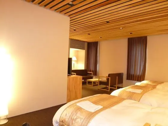 Üç Kişilik Oda, Sigara İçilmez (Standard Kaiseki)