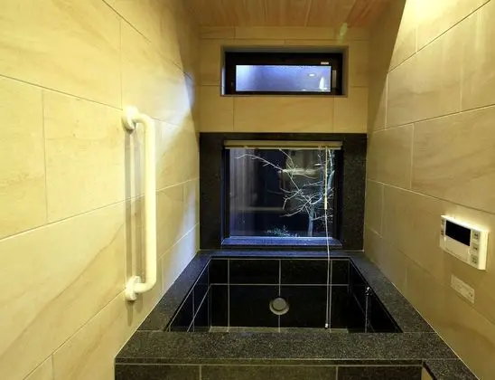 Traditional Ev, Özel Banyo