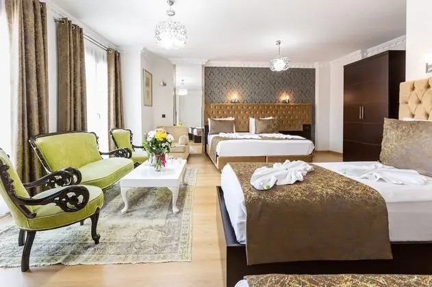 Deluxe Dört Kişilik Oda