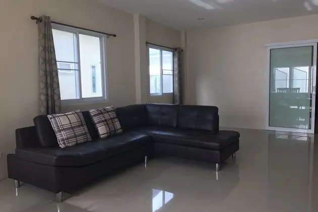 2 Bedroom Holiday Home