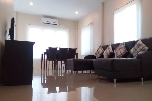 2 Bedroom Holiday Home