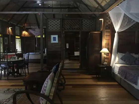 Villa (Ulu)